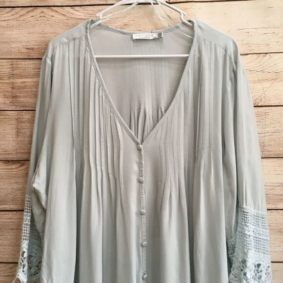 SOLITAIRE‎ TOP WITH COTTON CROCHETED LACE IN ICE BLUE - Picture 3 of 9